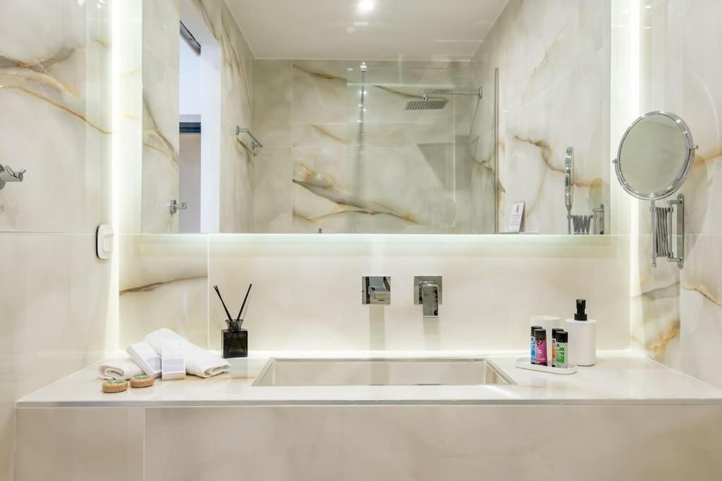 Luxurious In The Heart Of Apartmán